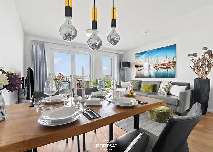 Harbour Side, App 7 *